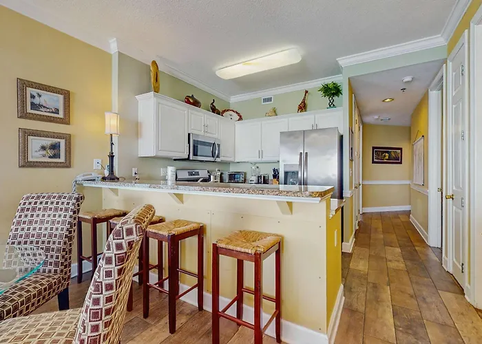 Family-friendly Gulf-front With Private Balcony Hot Tub Pool & Gym Holiday home *