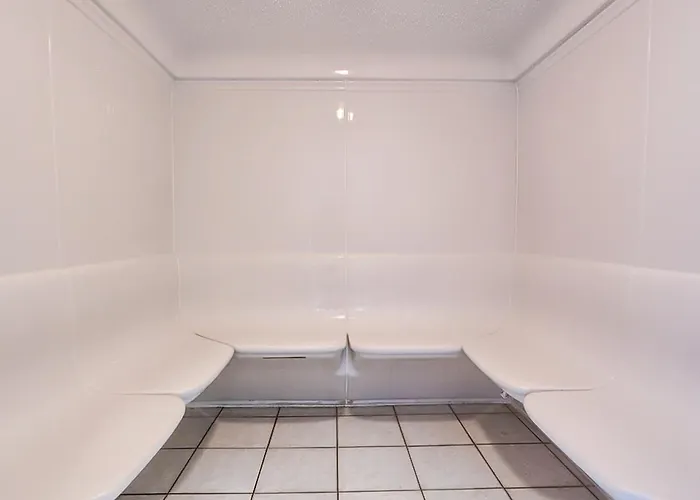 Family-friendly Gulf-front With Private Balcony Hot Tub Pool & Gym Gulf Shores
